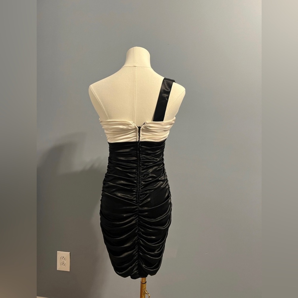 Cute Ruffled Mini Dress - Picture 5 of 6